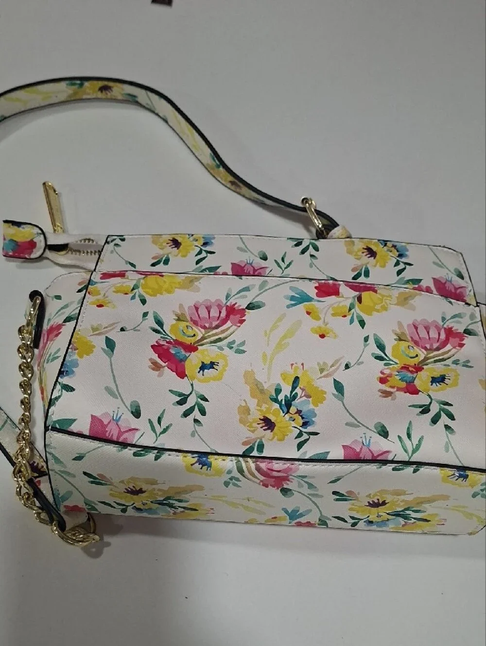 Crazy Deal Steve Madden Floral Zip Tote Bag in Cream